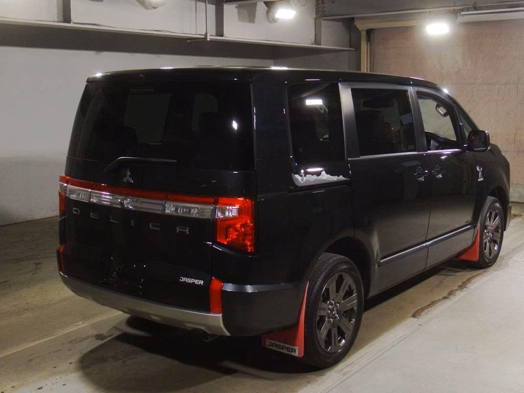 MITSUBISHI DELICA D:5