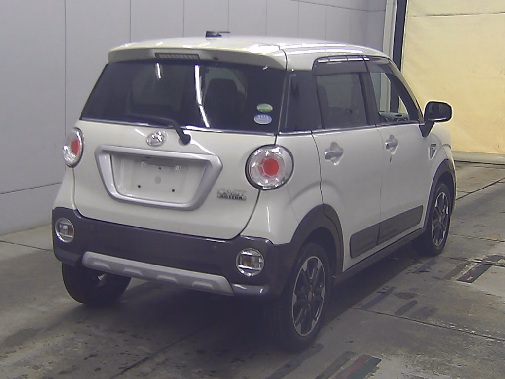 DAIHATSU CAST