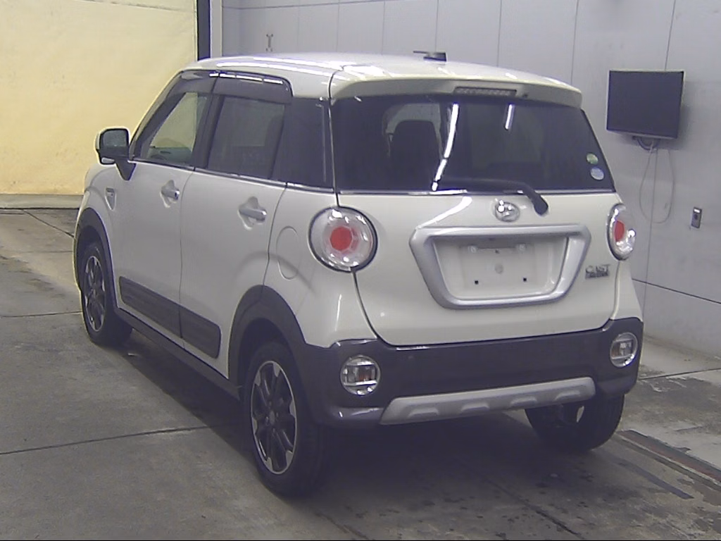 DAIHATSU CAST