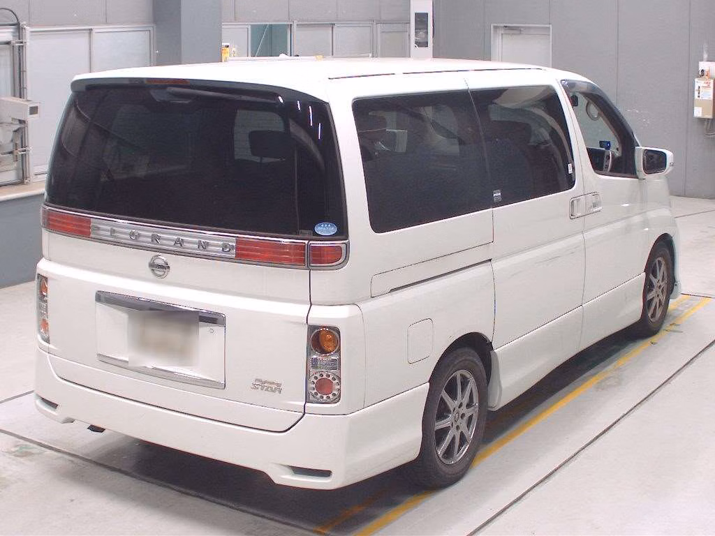 NISSAN ELGRAND