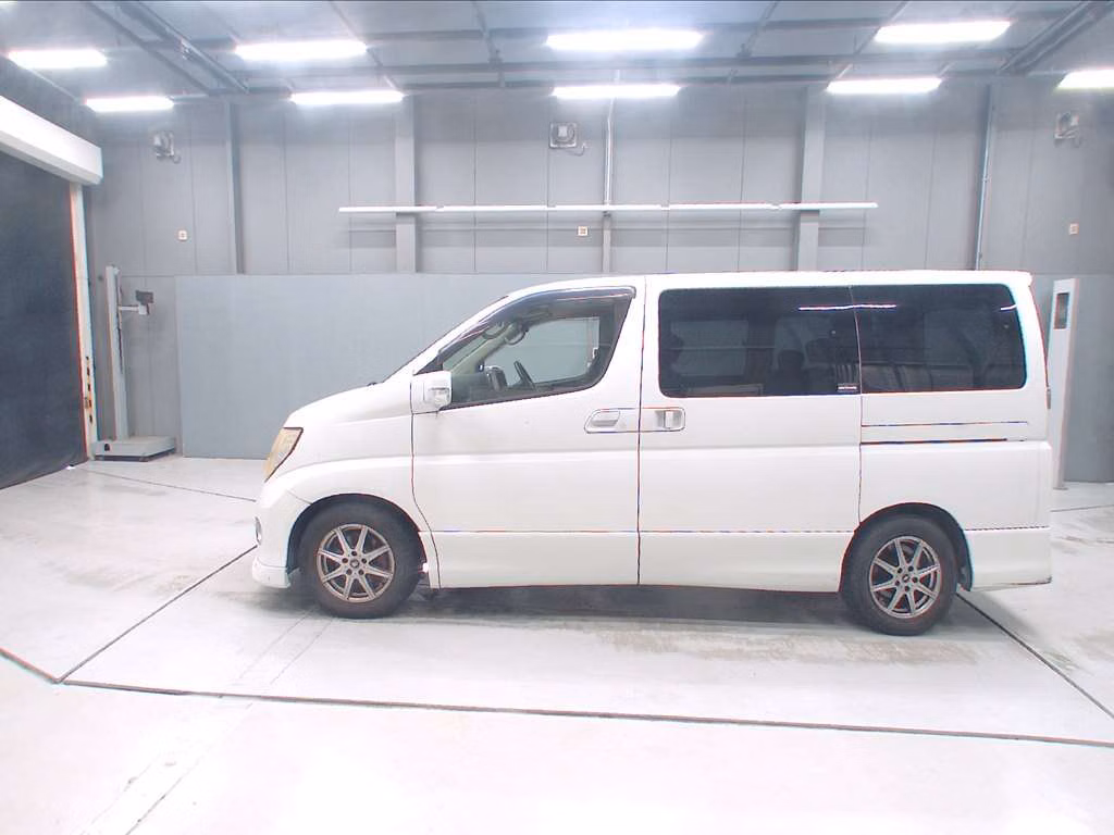 NISSAN ELGRAND
