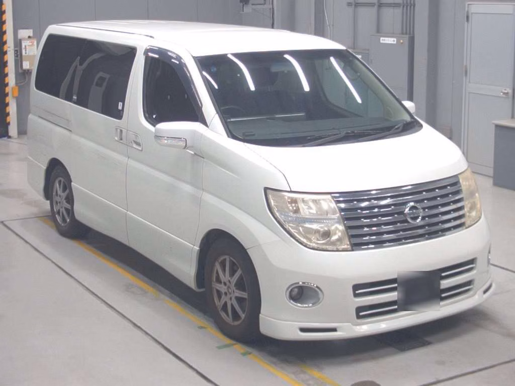 NISSAN ELGRAND