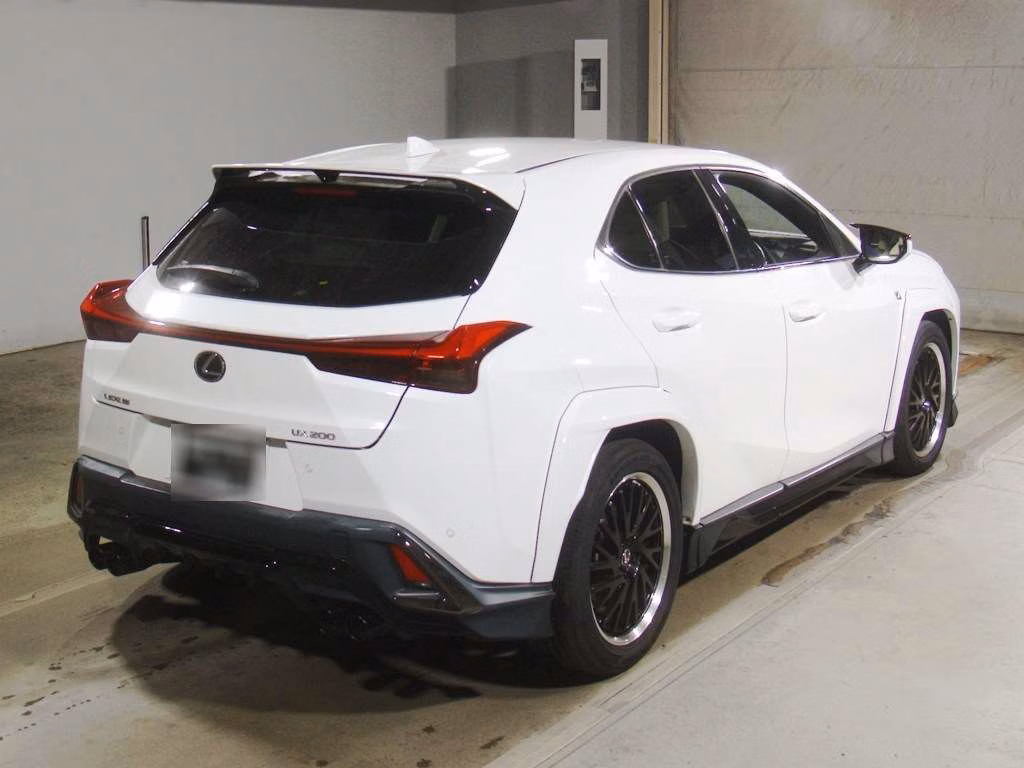 LEXUS UX200