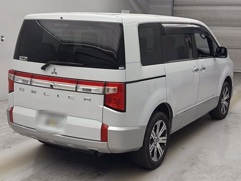 MITSUBISHI DELICA D:5