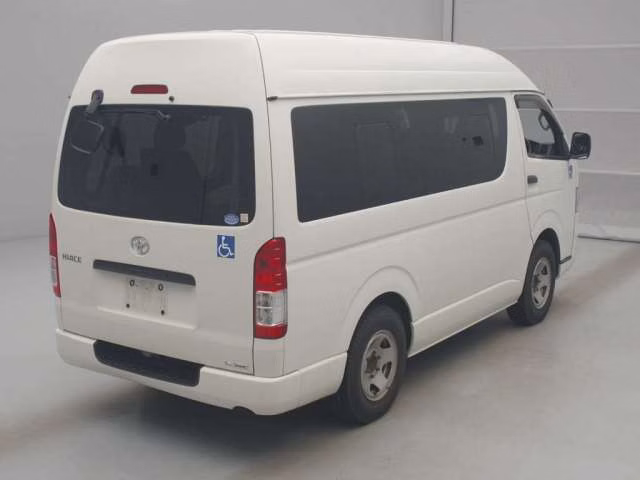 TOYOTA REGIUS ACE