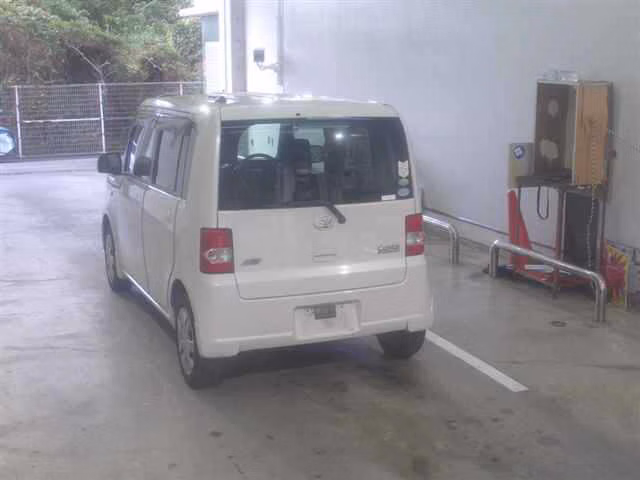 DAIHATSU MOVE CONTE
