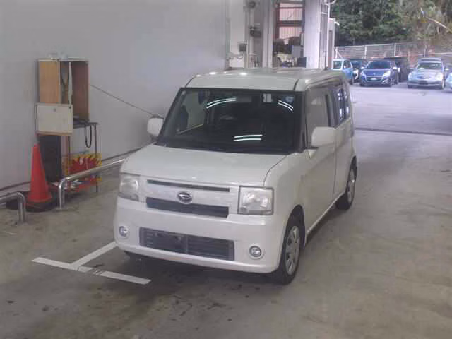 DAIHATSU MOVE CONTE