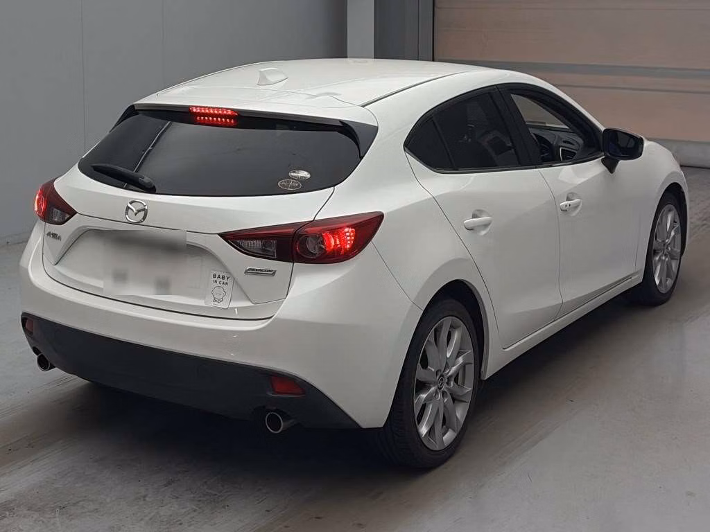 MAZDA AXELA