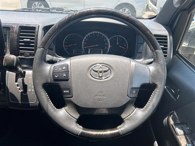 TOYOTA REGIUS ACE