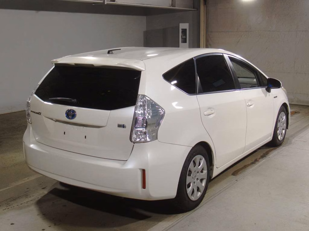 TOYOTA PRIUS ALPHA