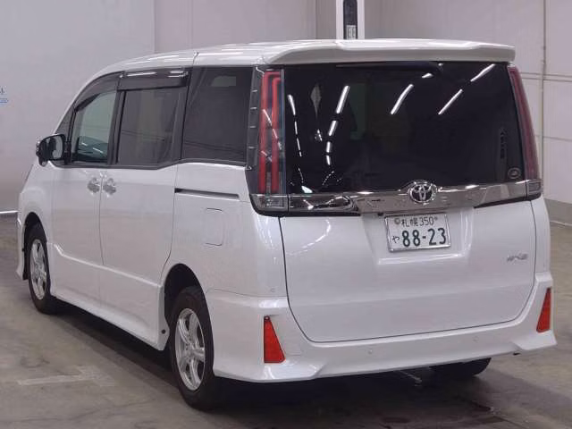 TOYOTA NOAH