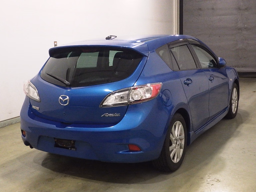 MAZDA AXELA