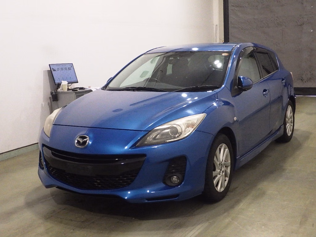 MAZDA AXELA