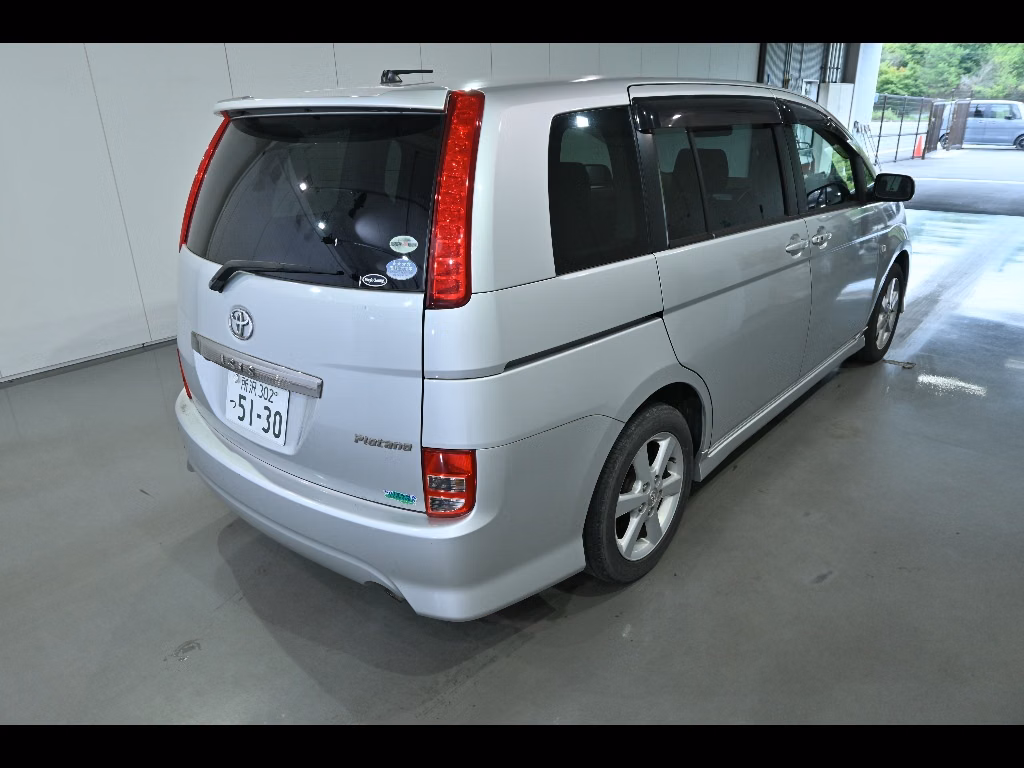 TOYOTA ISIS