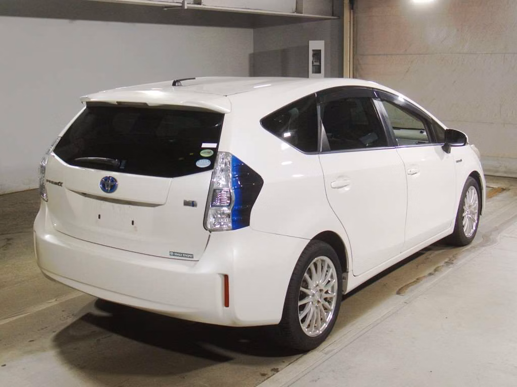 TOYOTA PRIUS ALPHA