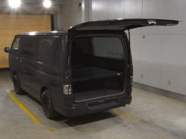 TOYOTA REGIUS ACE