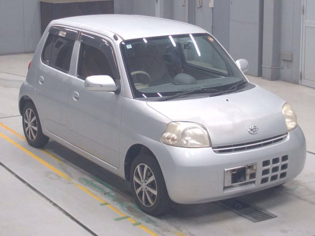DAIHATSU ESSE