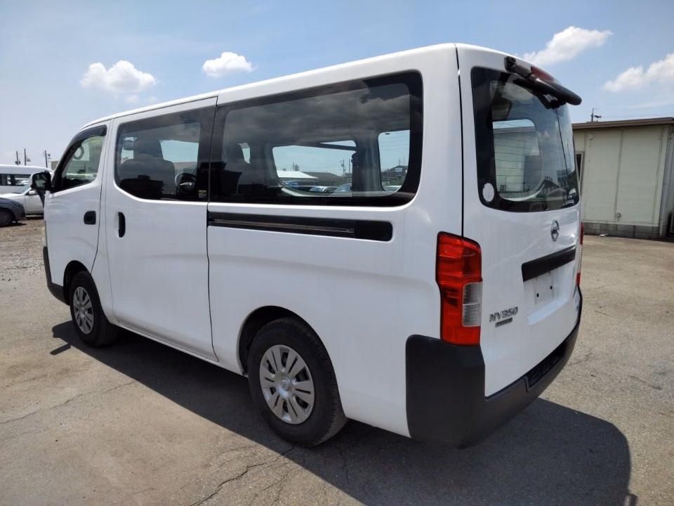 NISSAN NV350 CARAVAN