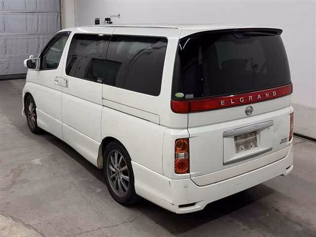 NISSAN ELGRAND