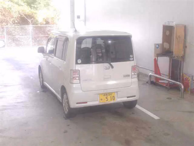 DAIHATSU MOVE CONTE