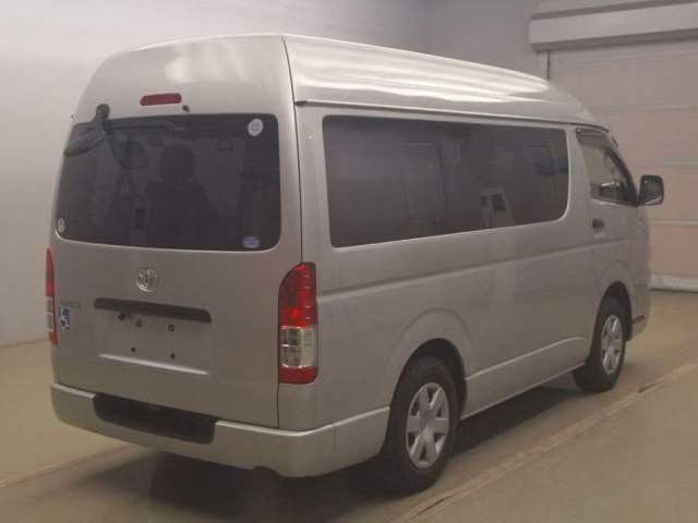 TOYOTA REGIUS ACE