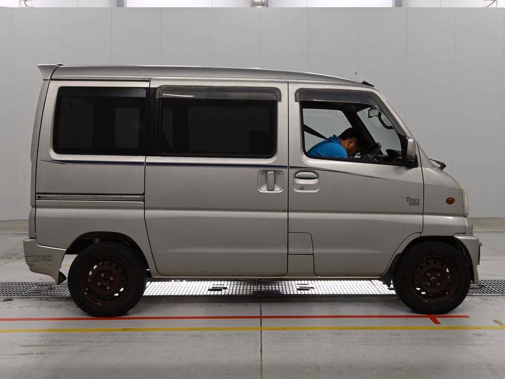MITSUBISHI TOWN BOX