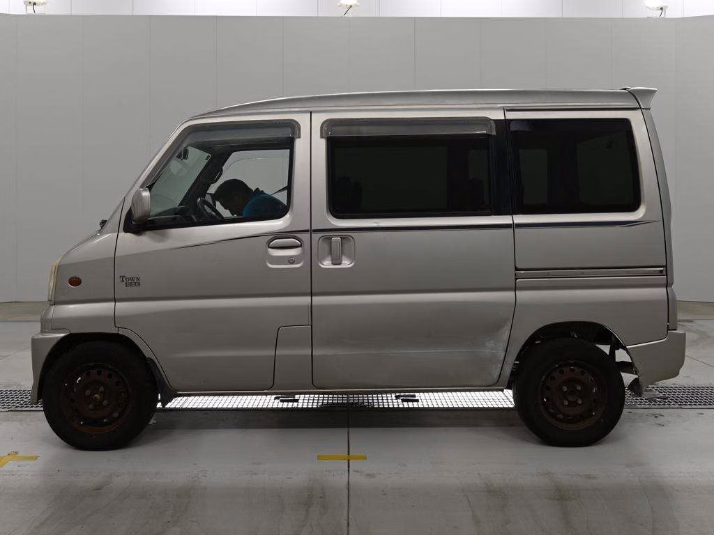 MITSUBISHI TOWN BOX
