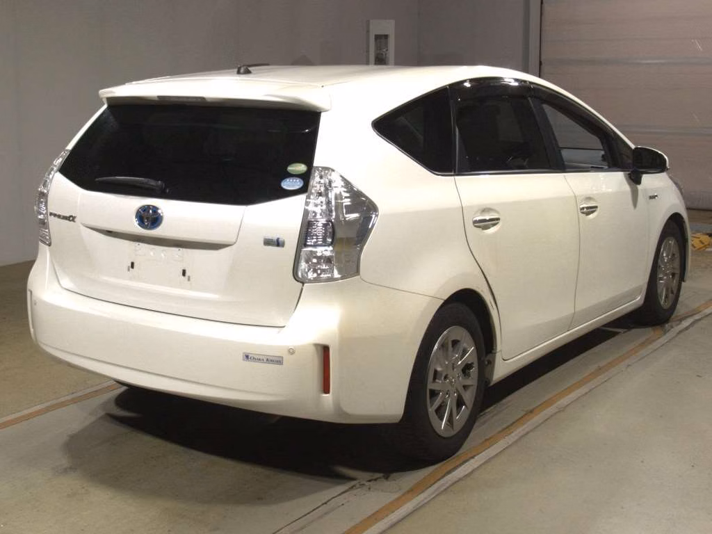 TOYOTA PRIUS ALPHA