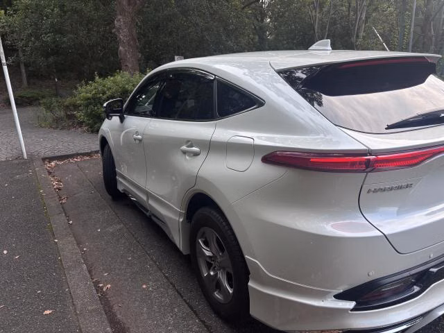 TOYOTA HARRIER