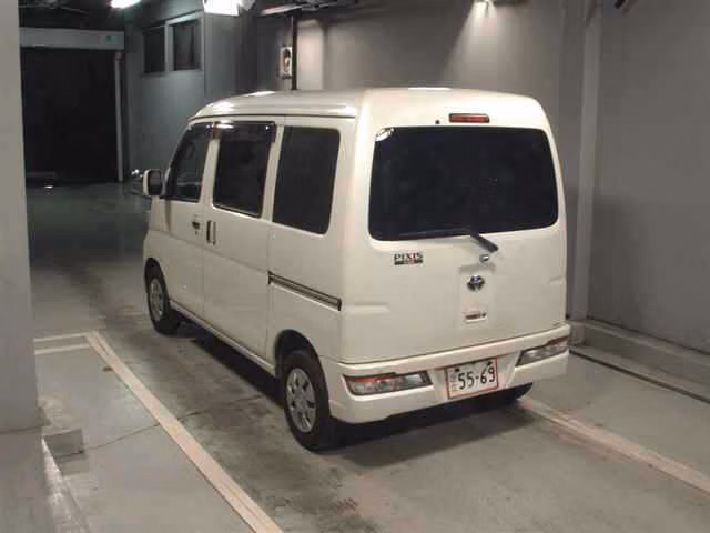 TOYOTA PIXIS VAN