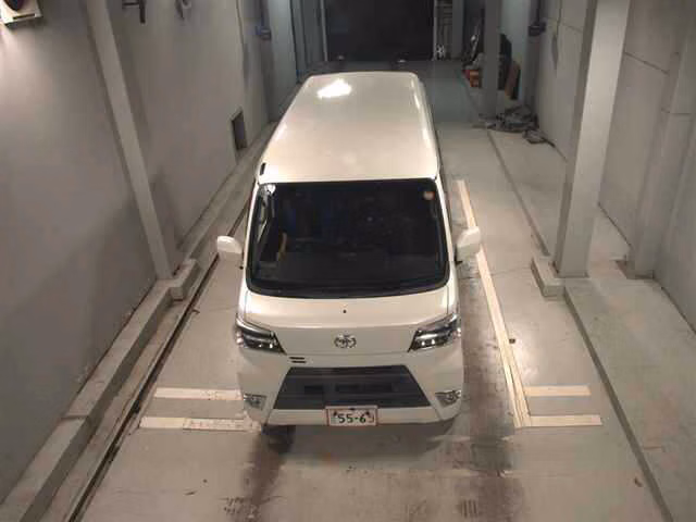 TOYOTA PIXIS VAN