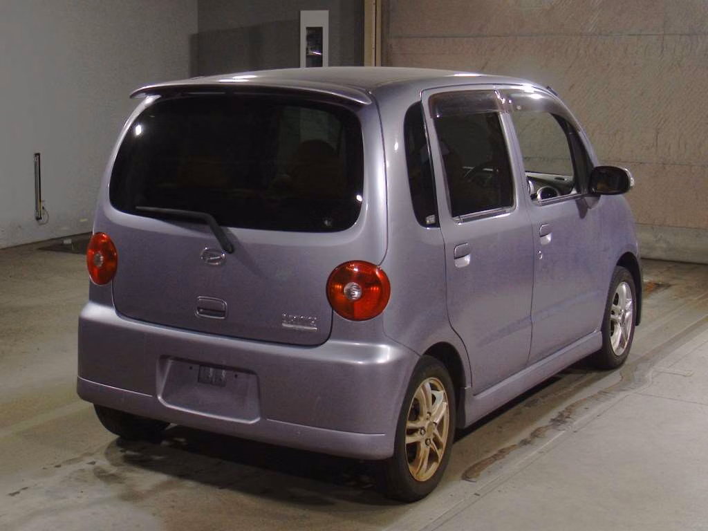 DAIHATSU MOVE LATTE