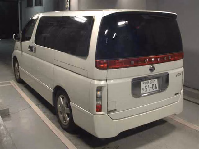NISSAN ELGRAND