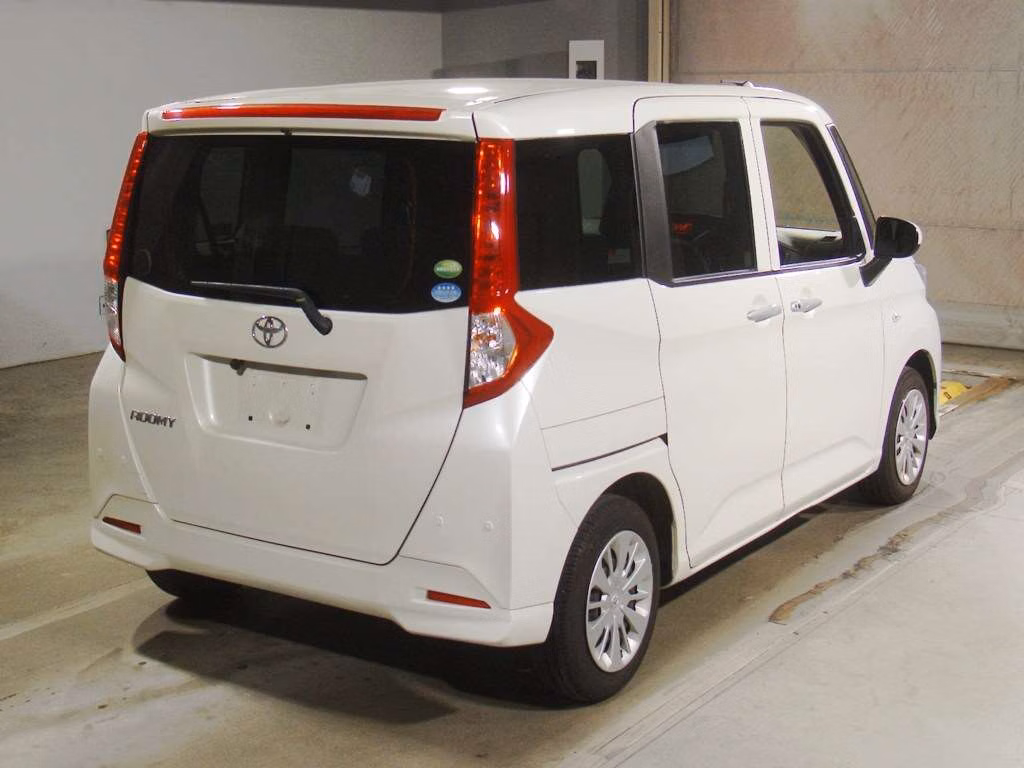 TOYOTA ROOMY