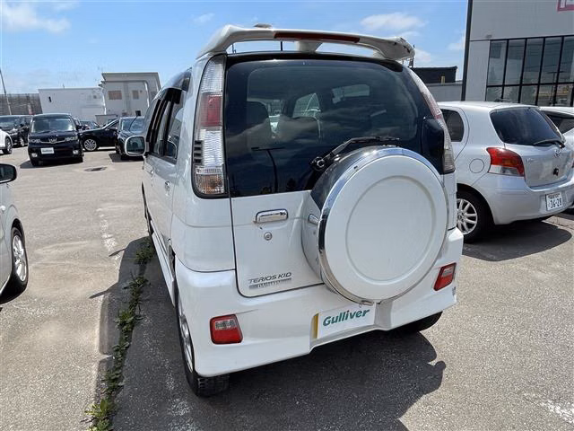 DAIHATSU TERIOS KID