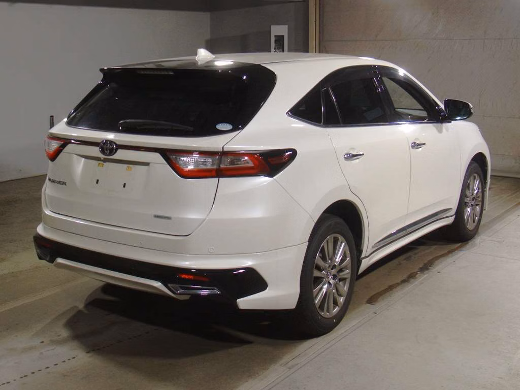 TOYOTA HARRIER
