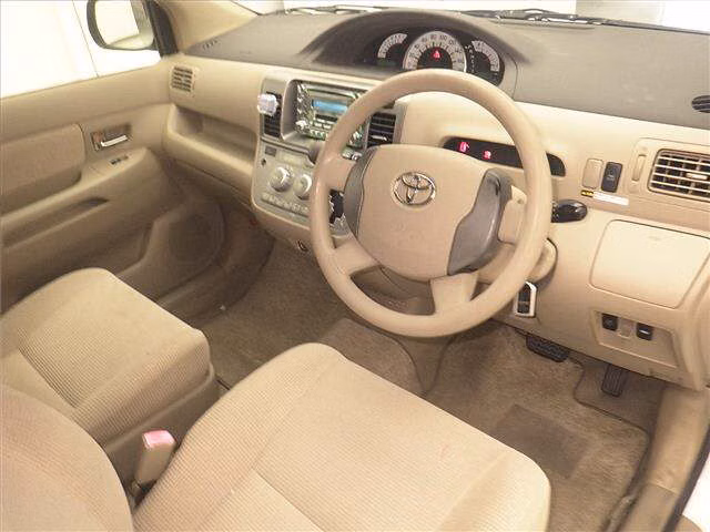 TOYOTA RAUM