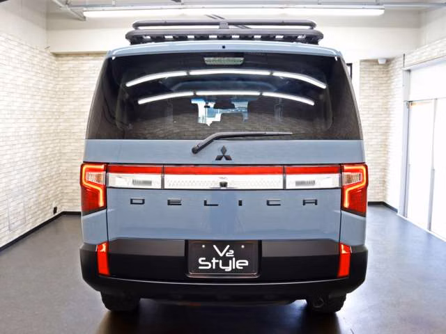 MITSUBISHI DELICA D:5