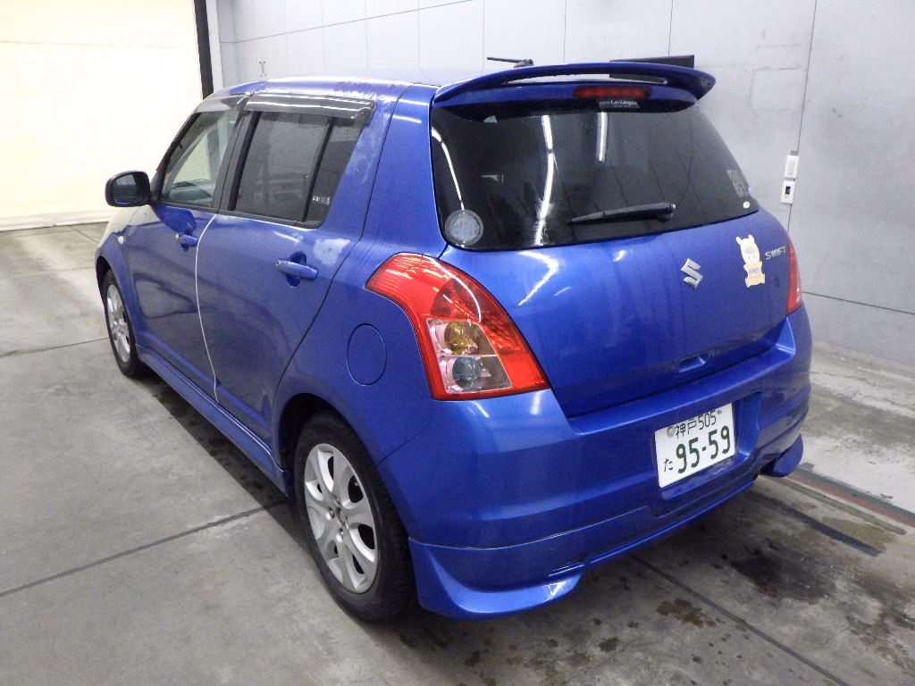 SUZUKI SWIFT