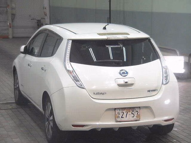 NISSAN LEAF