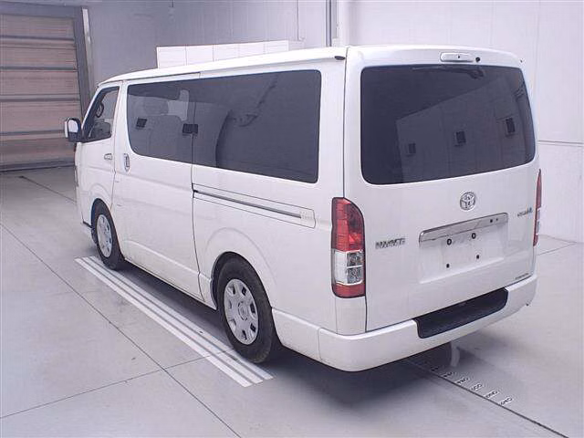 TOYOTA REGIUS ACE