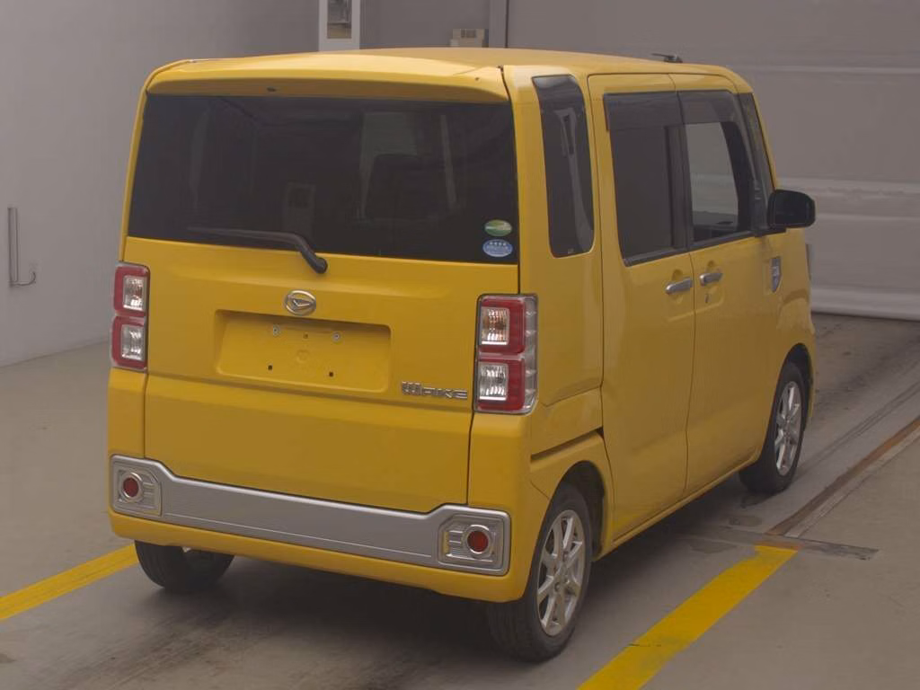 DAIHATSU WAKE