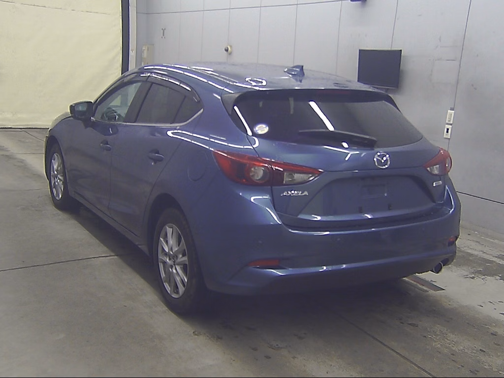 MAZDA AXELA