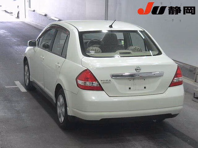 NISSAN TIIDA LATIO