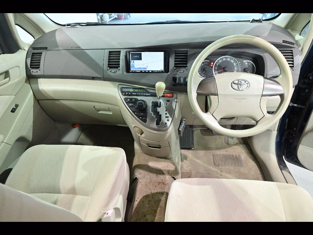 TOYOTA ISIS