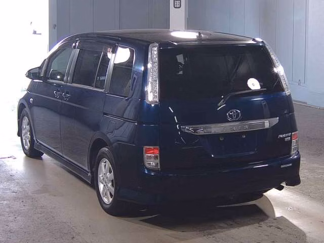 TOYOTA ISIS