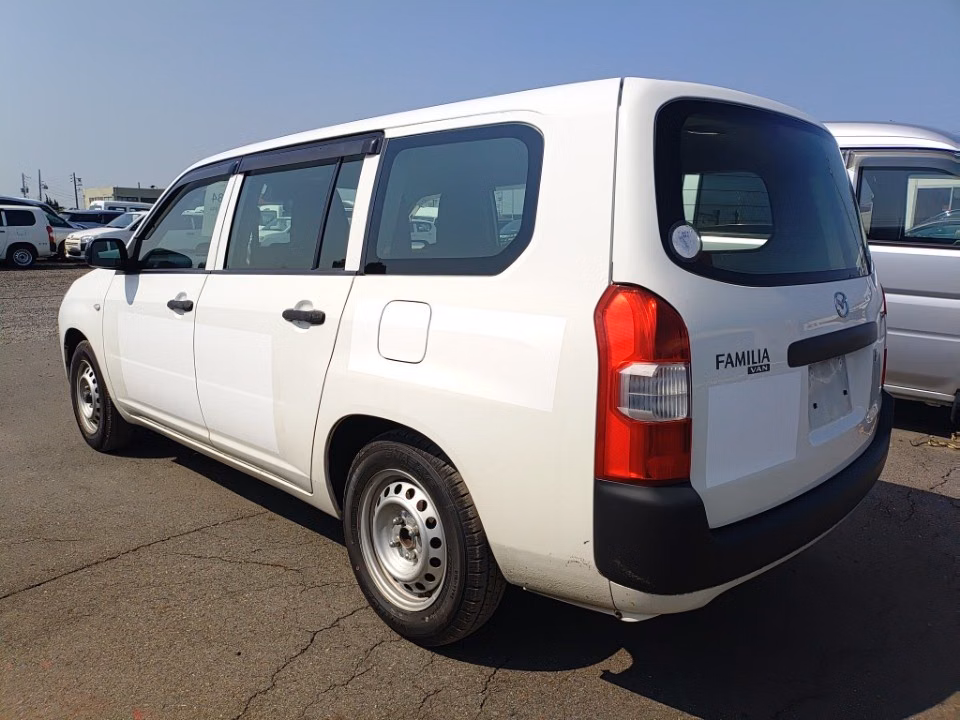 MAZDA FAMILIA
