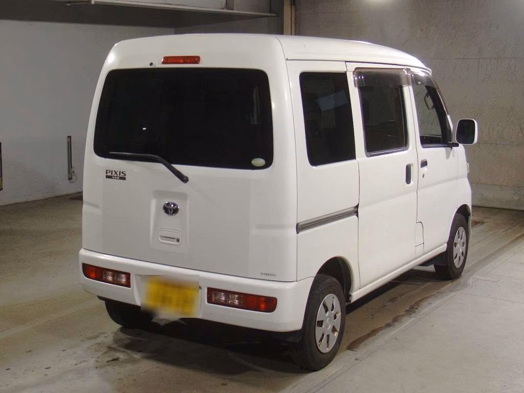 TOYOTA PIXIS VAN