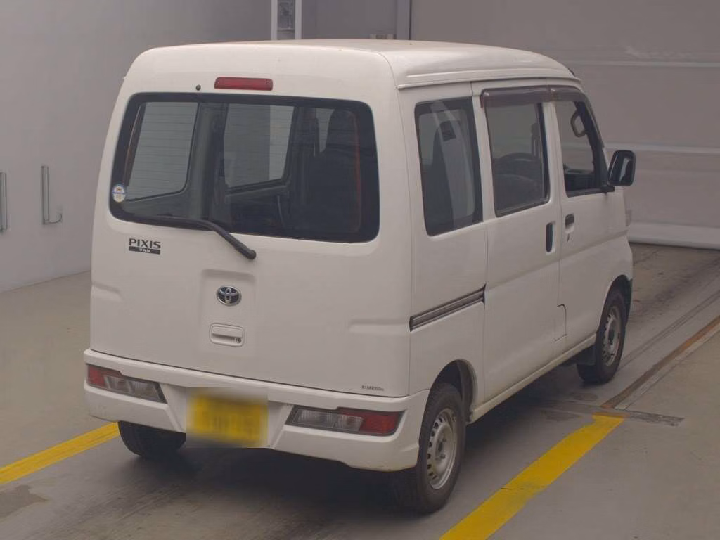 TOYOTA PIXIS VAN