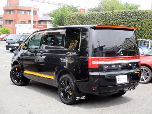 MITSUBISHI DELICA D:5